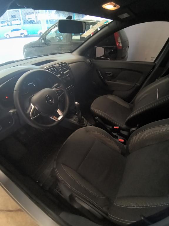 RENAULT Sandero - Foto