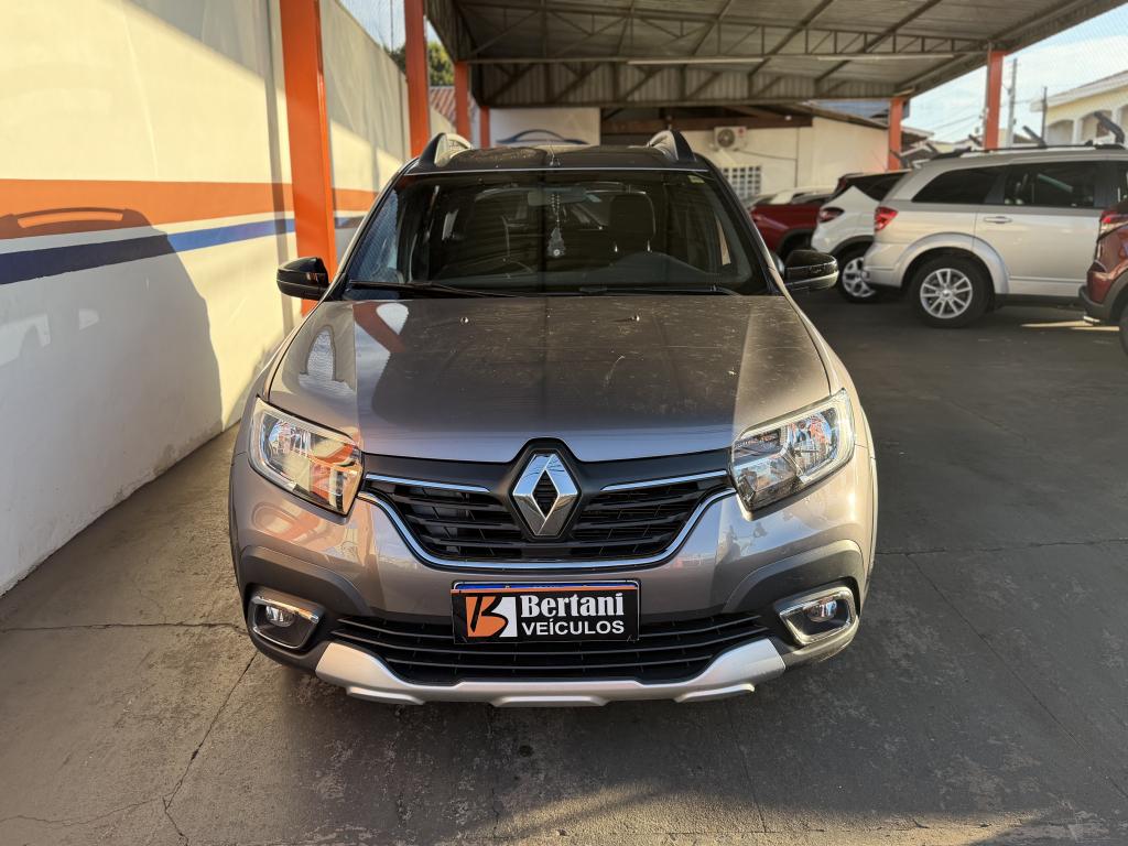 RENAULT Sandero - Foto