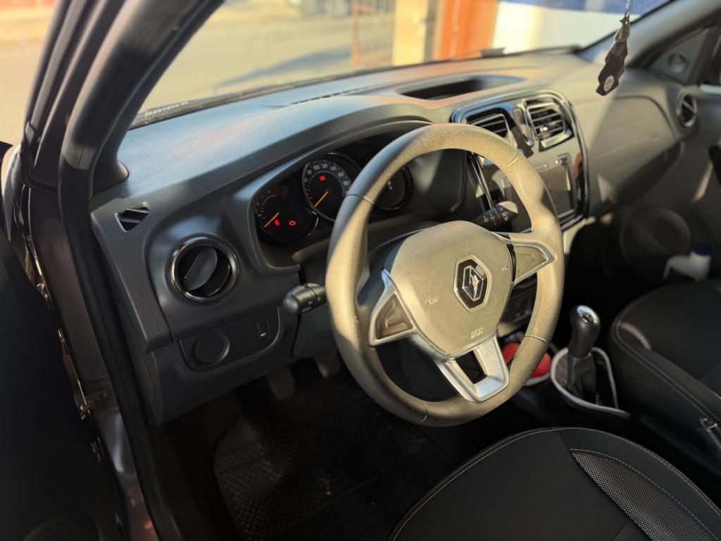 RENAULT Sandero - Foto