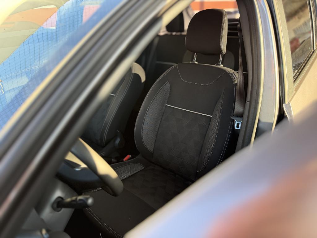 RENAULT Sandero - Foto