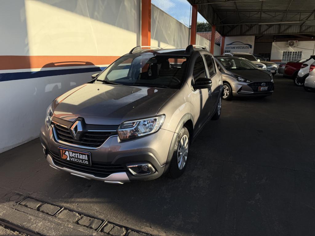RENAULT Sandero - Foto
