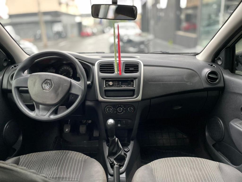 RENAULT Sandero - Foto