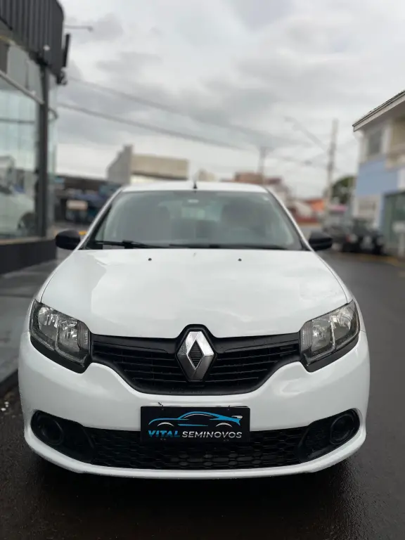 RENAULT Sandero - Foto