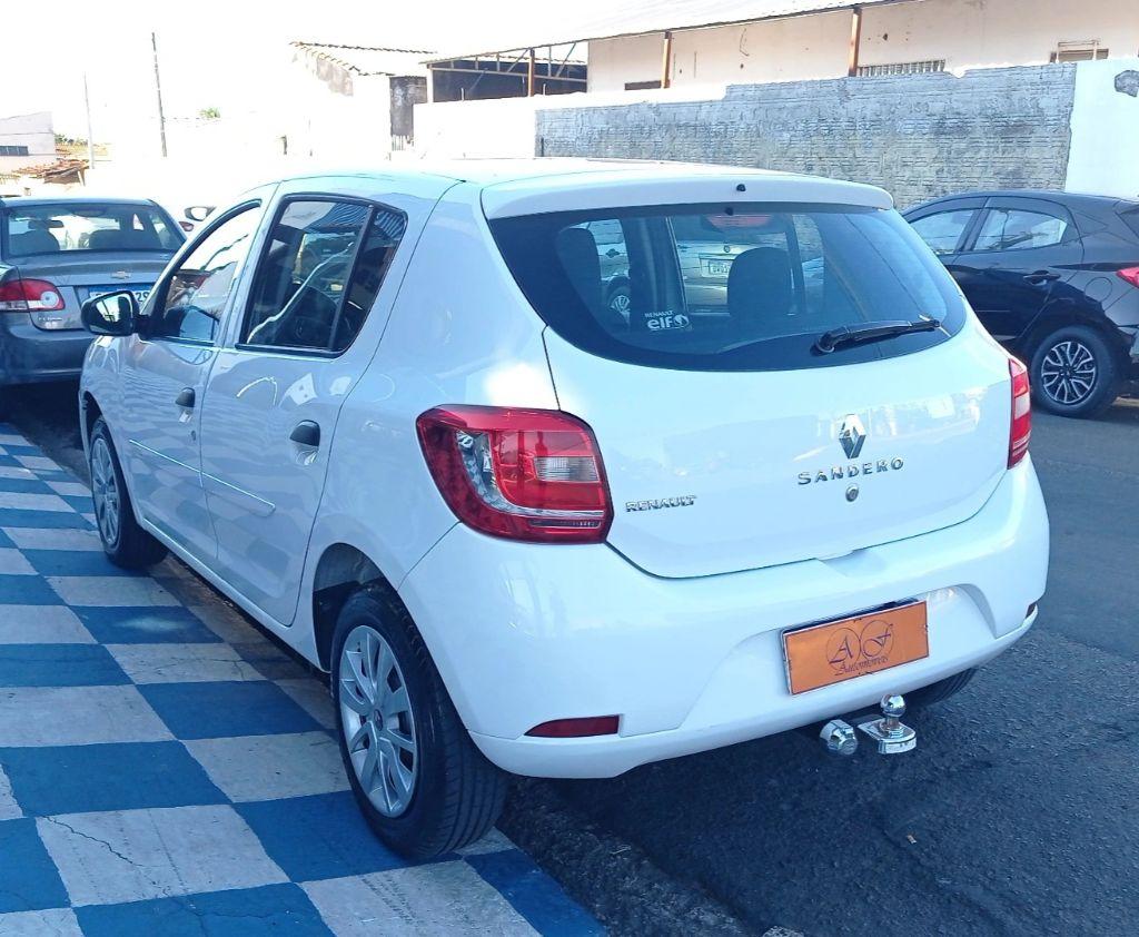 RENAULT Sandero - Foto