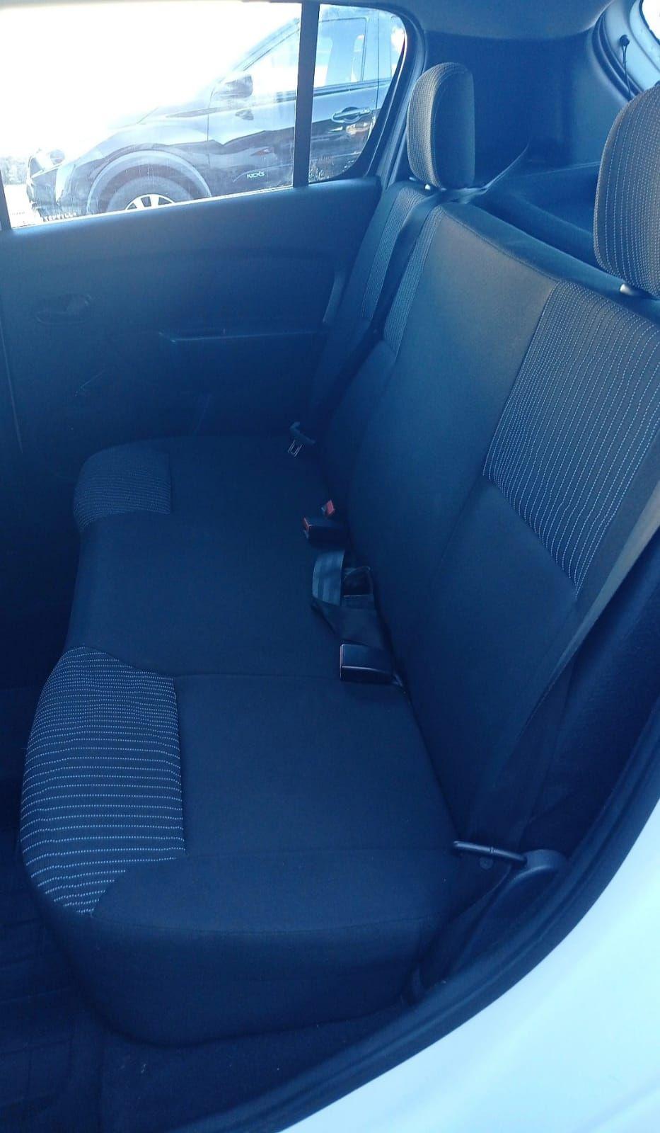 RENAULT Sandero - Foto