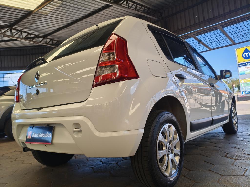 RENAULT Sandero - Foto