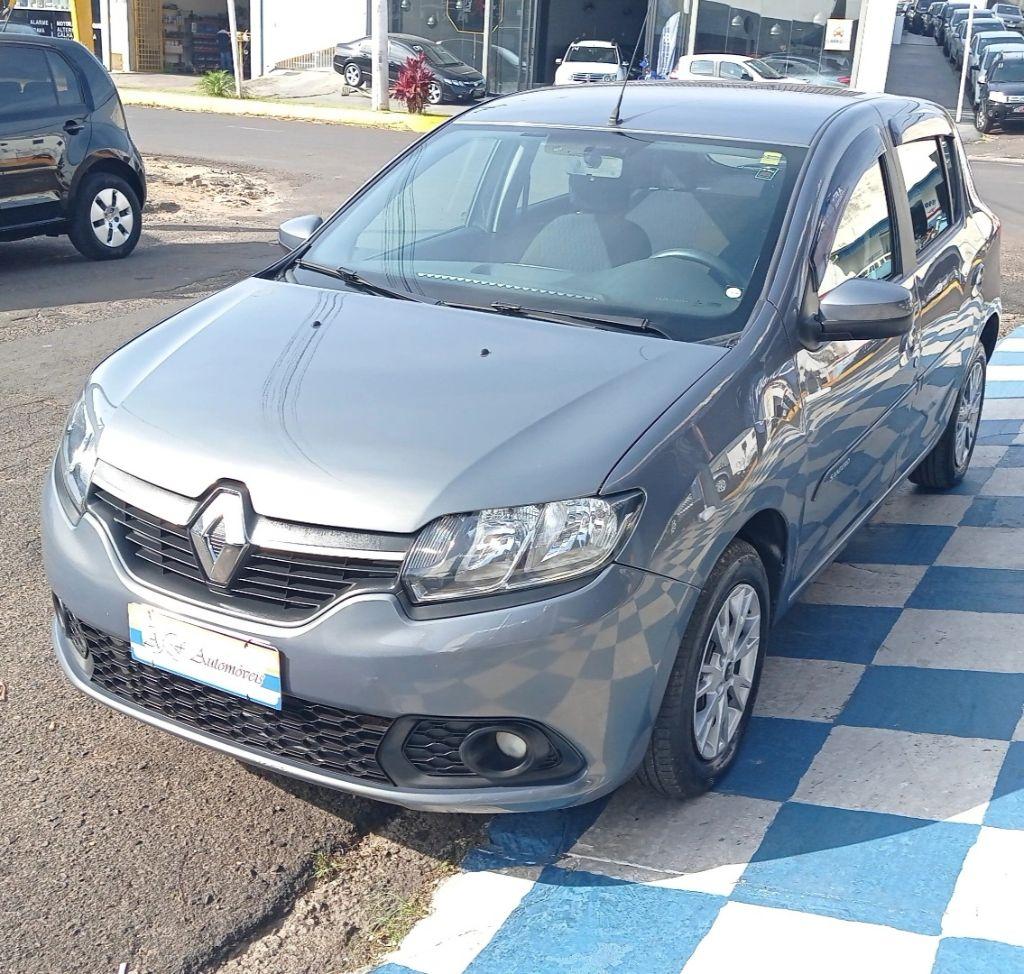 RENAULT Sandero - Foto