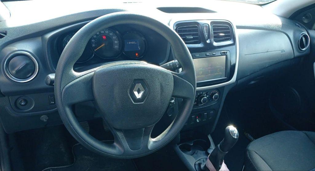 RENAULT Sandero - Foto