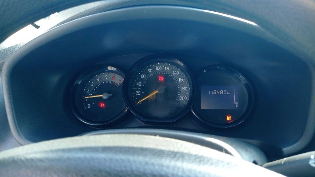 RENAULT Sandero - Foto