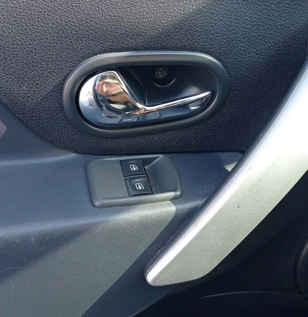 RENAULT Sandero - Foto