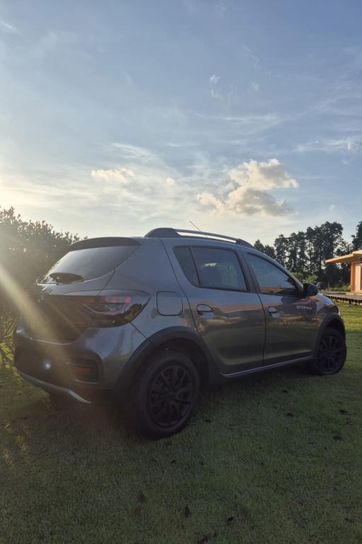 RENAULT Sandero - Foto