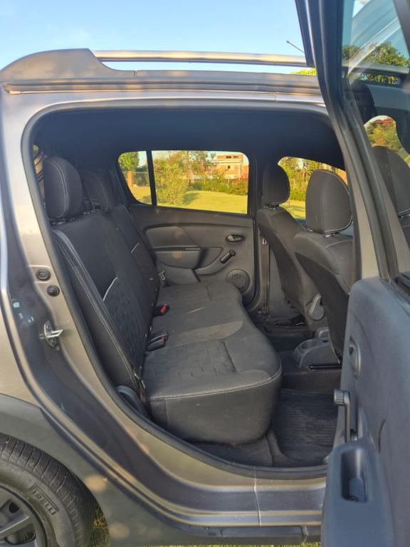 RENAULT Sandero - Foto