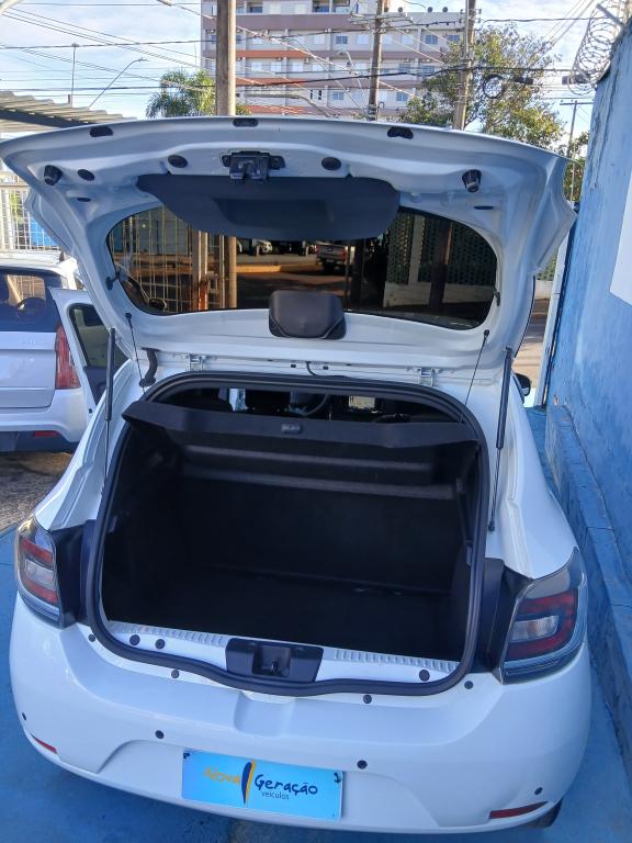 RENAULT Sandero - Foto