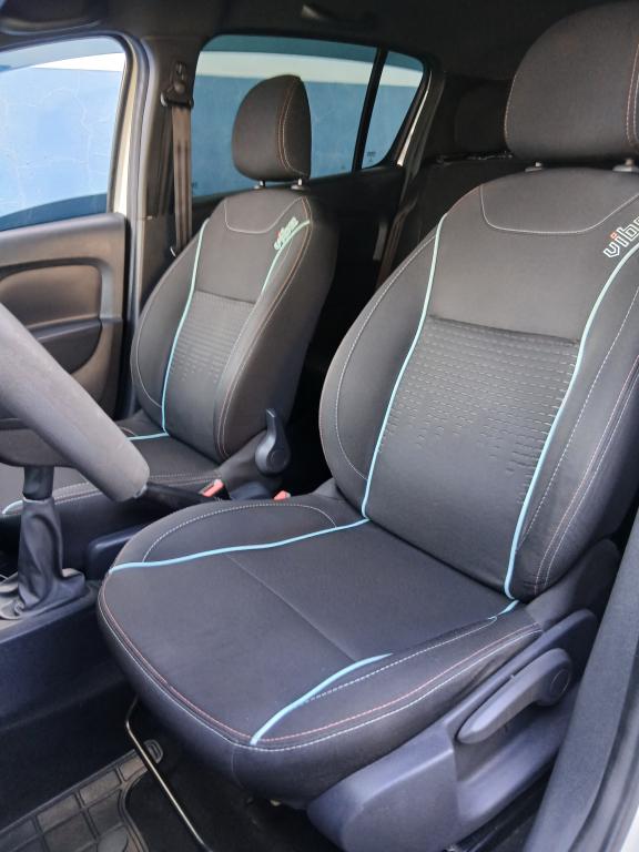 RENAULT Sandero - Foto