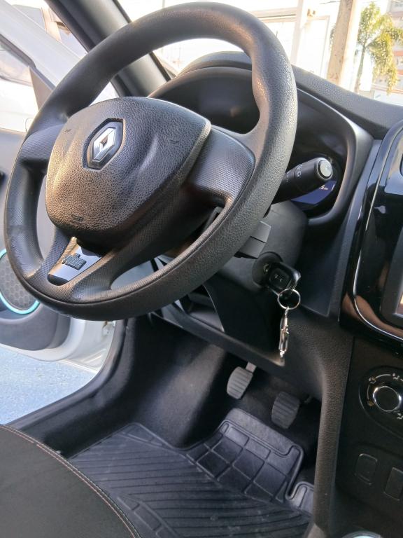 RENAULT Sandero - Foto