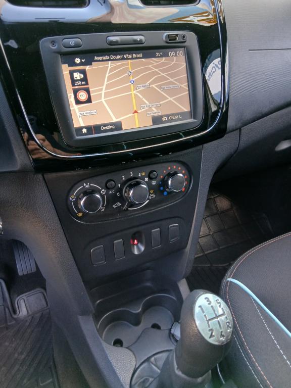 RENAULT Sandero - Foto