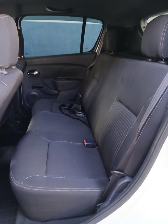 RENAULT Sandero - Foto