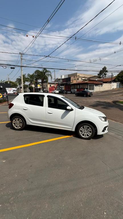 RENAULT Sandero - Foto
