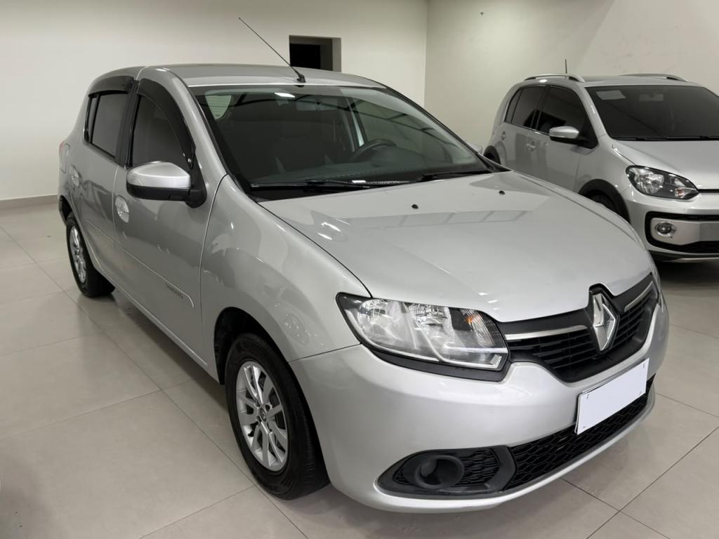 RENAULT Sandero - Foto