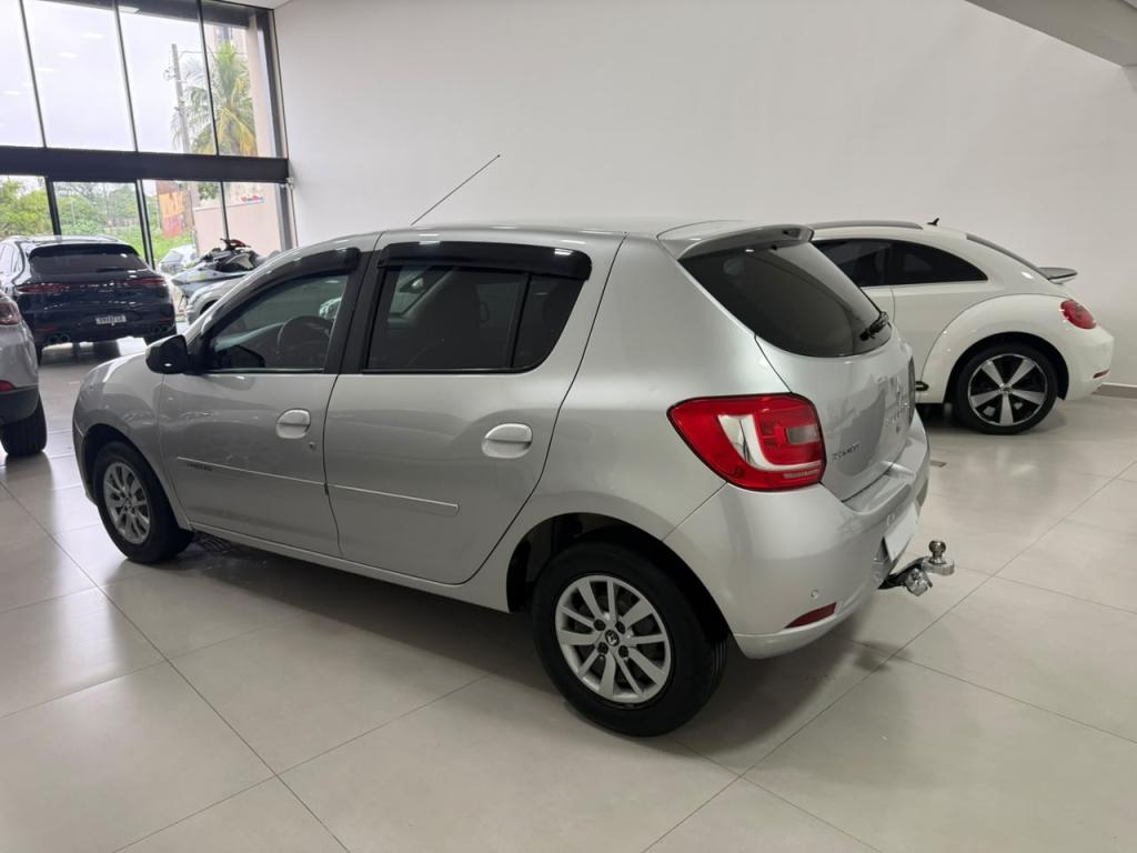 RENAULT Sandero - Foto