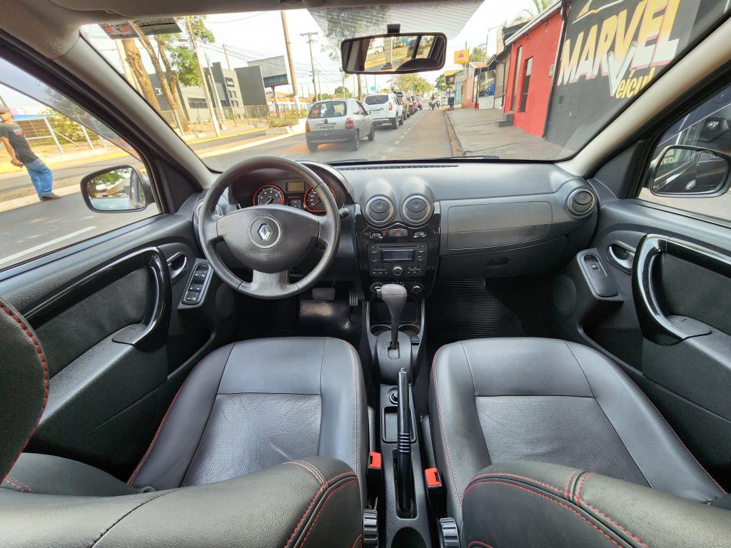 RENAULT Sandero - Foto