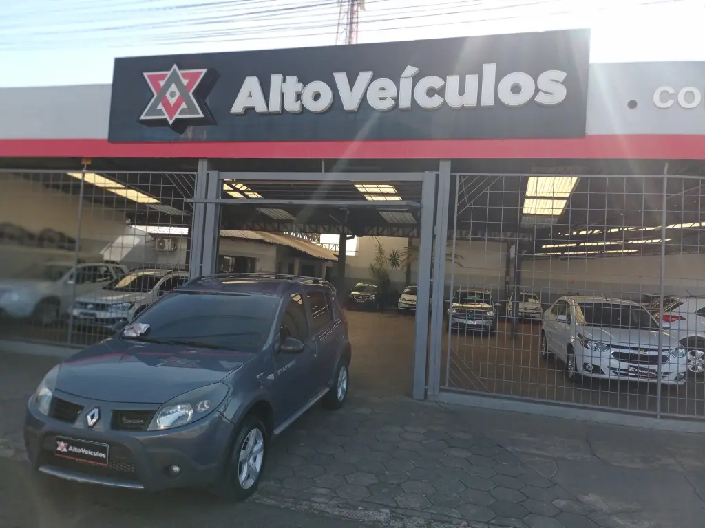 RENAULT Sandero - Foto