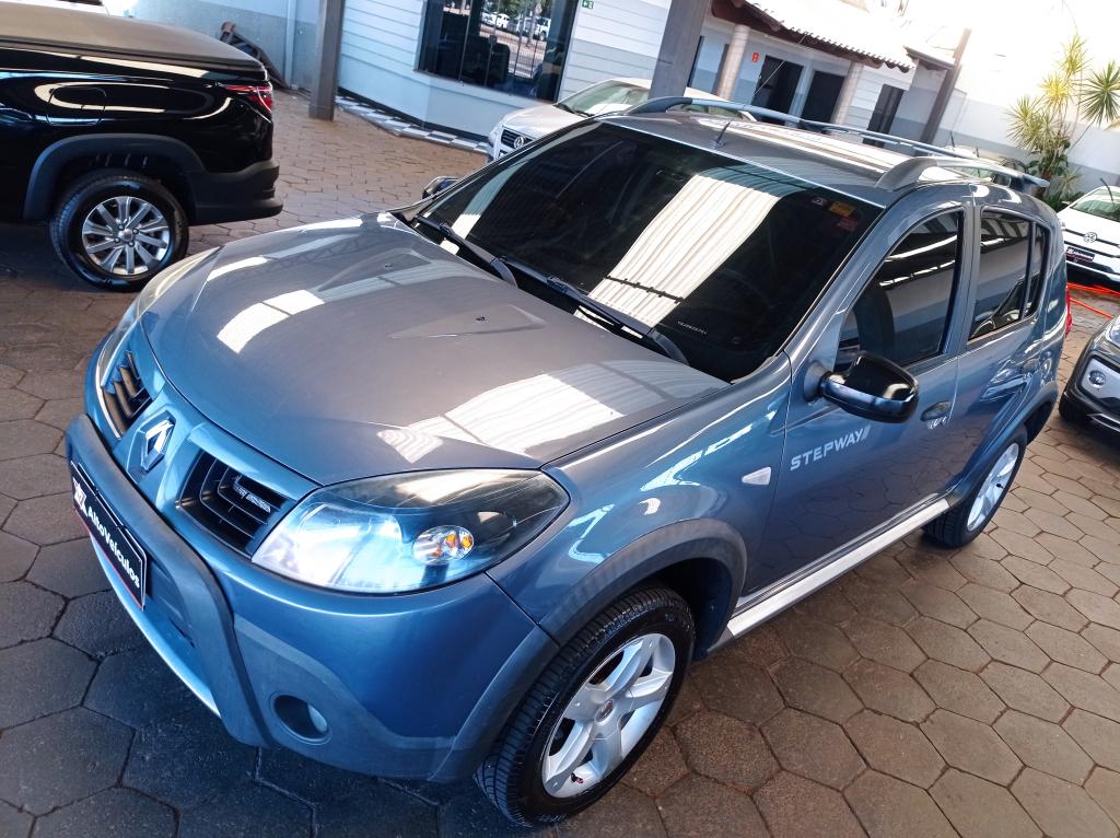 RENAULT Sandero - Foto