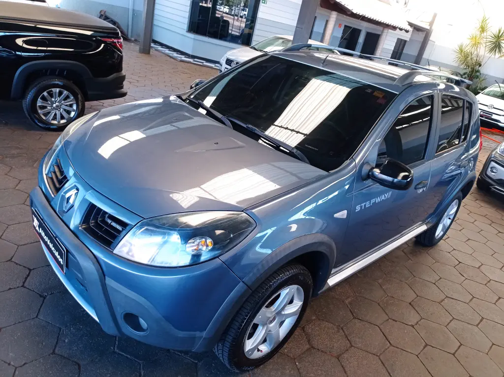 RENAULT Sandero - Foto