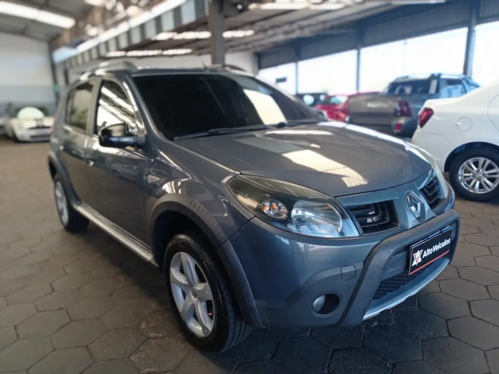 RENAULT Sandero - Foto