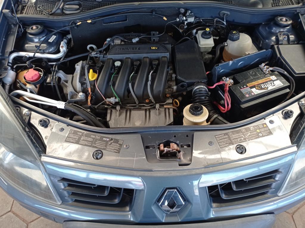 RENAULT Sandero - Foto