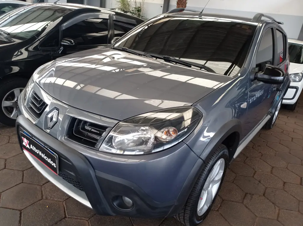 RENAULT Sandero - Foto