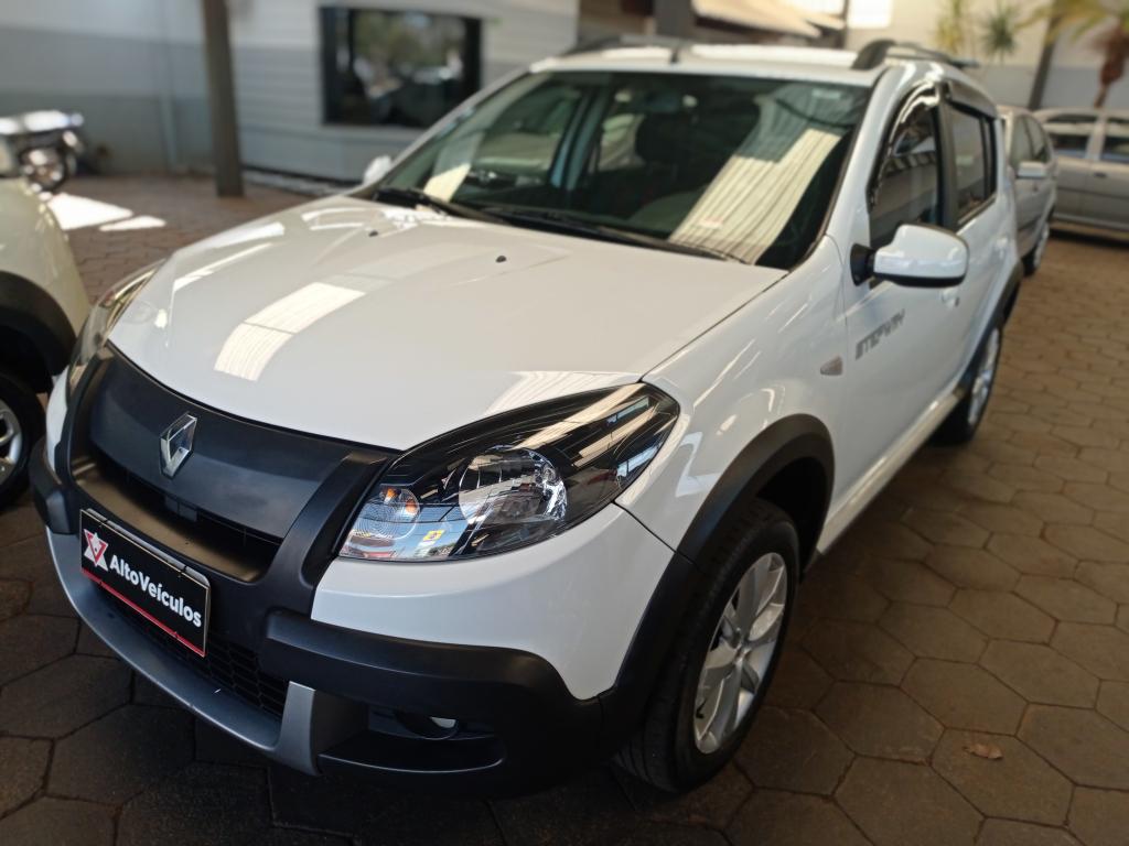 RENAULT Sandero - Foto