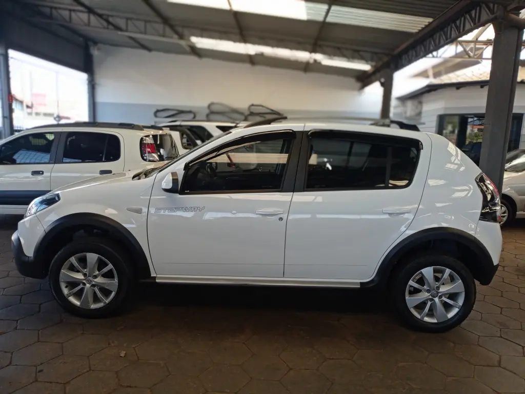 RENAULT Sandero - Foto