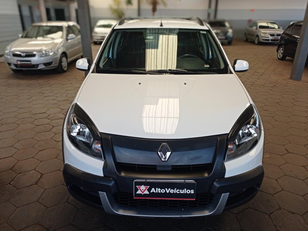 RENAULT Sandero - Foto