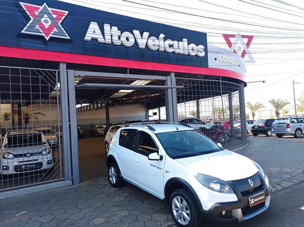 RENAULT Sandero - Foto