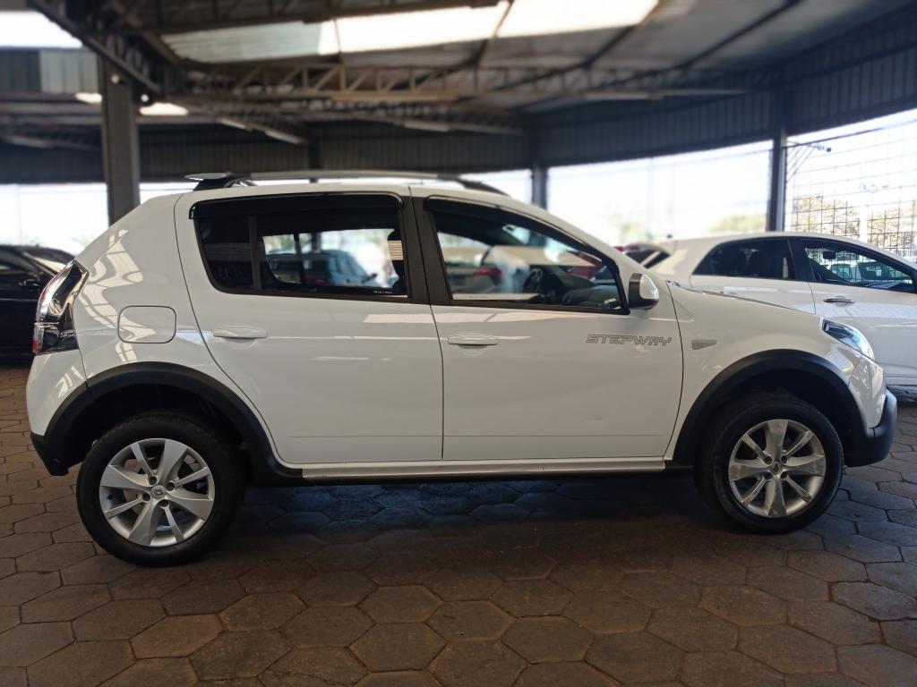 RENAULT Sandero - Foto