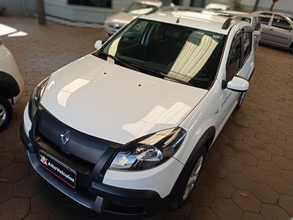 RENAULT Sandero - Foto