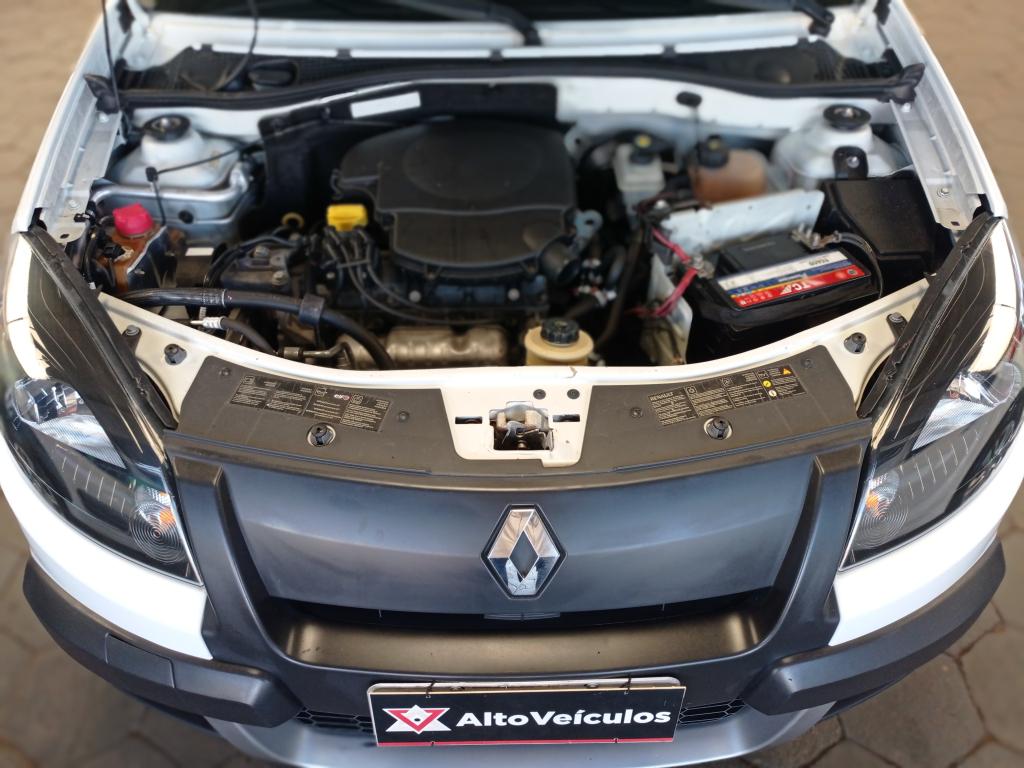 RENAULT Sandero - Foto