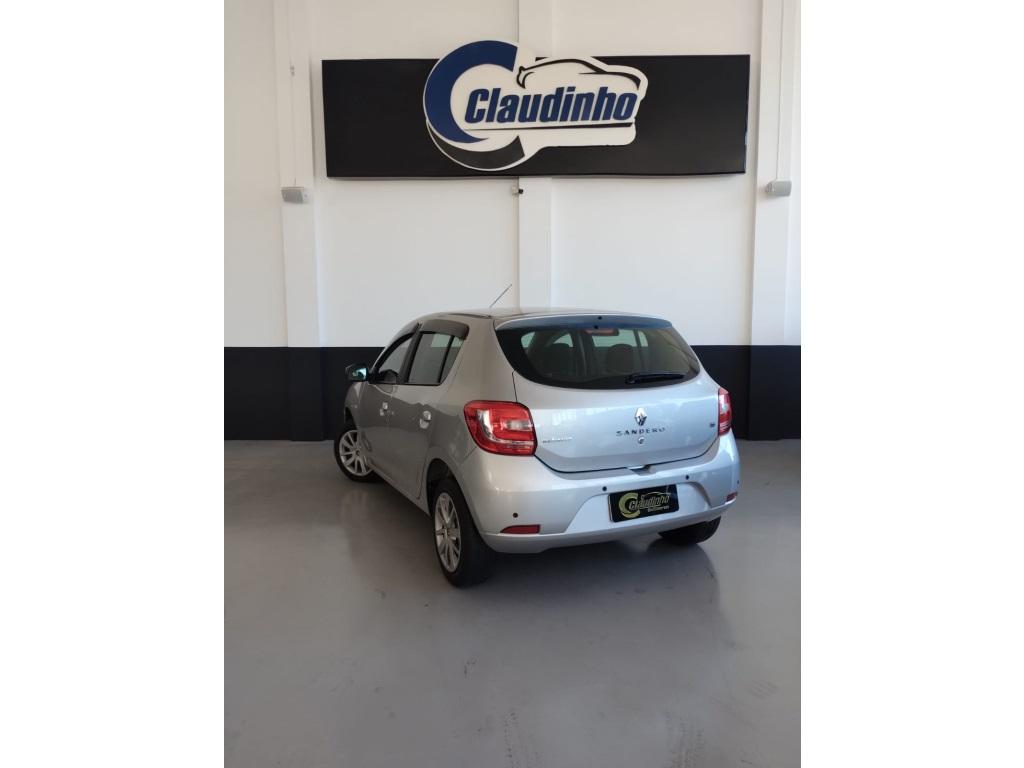 RENAULT Sandero - Foto