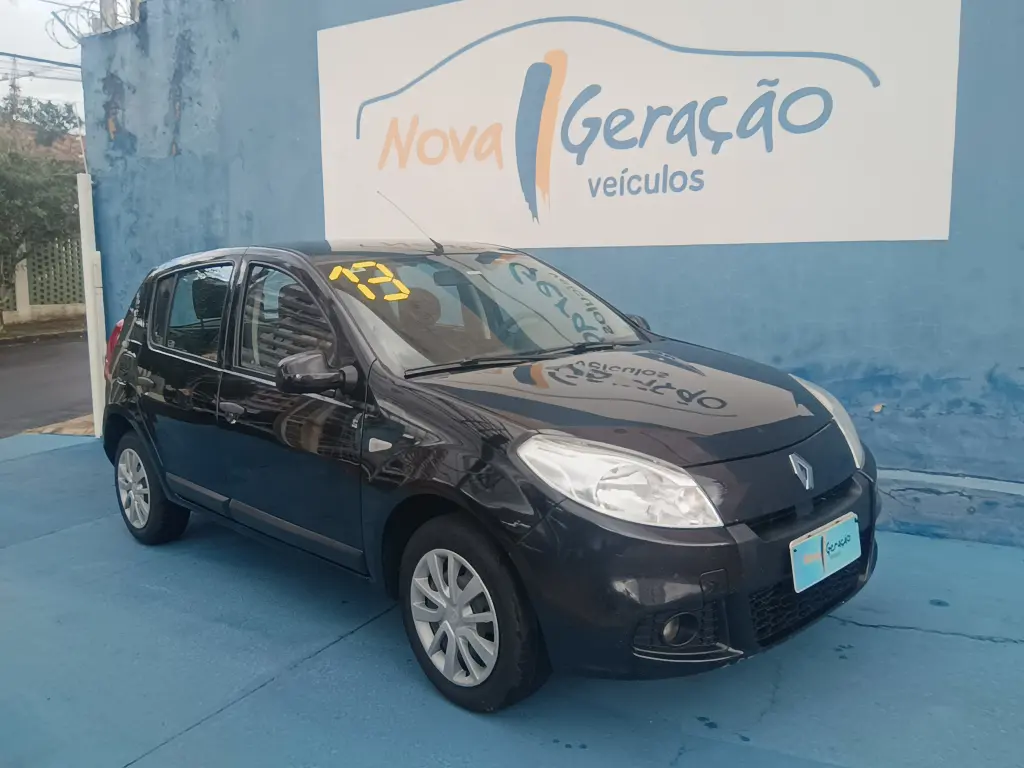 RENAULT Sandero - Foto