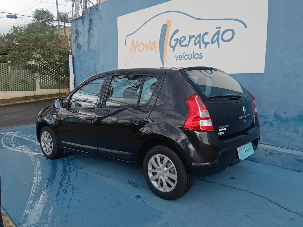 RENAULT Sandero - Foto