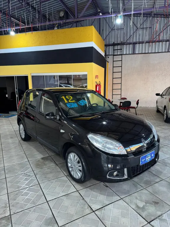 RENAULT Sandero - Foto