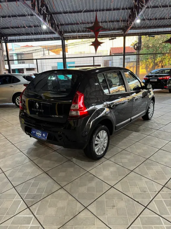 RENAULT Sandero - Foto