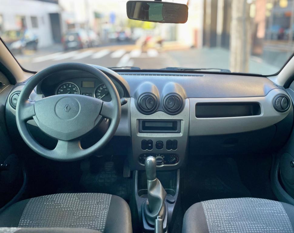 RENAULT Sandero - Foto