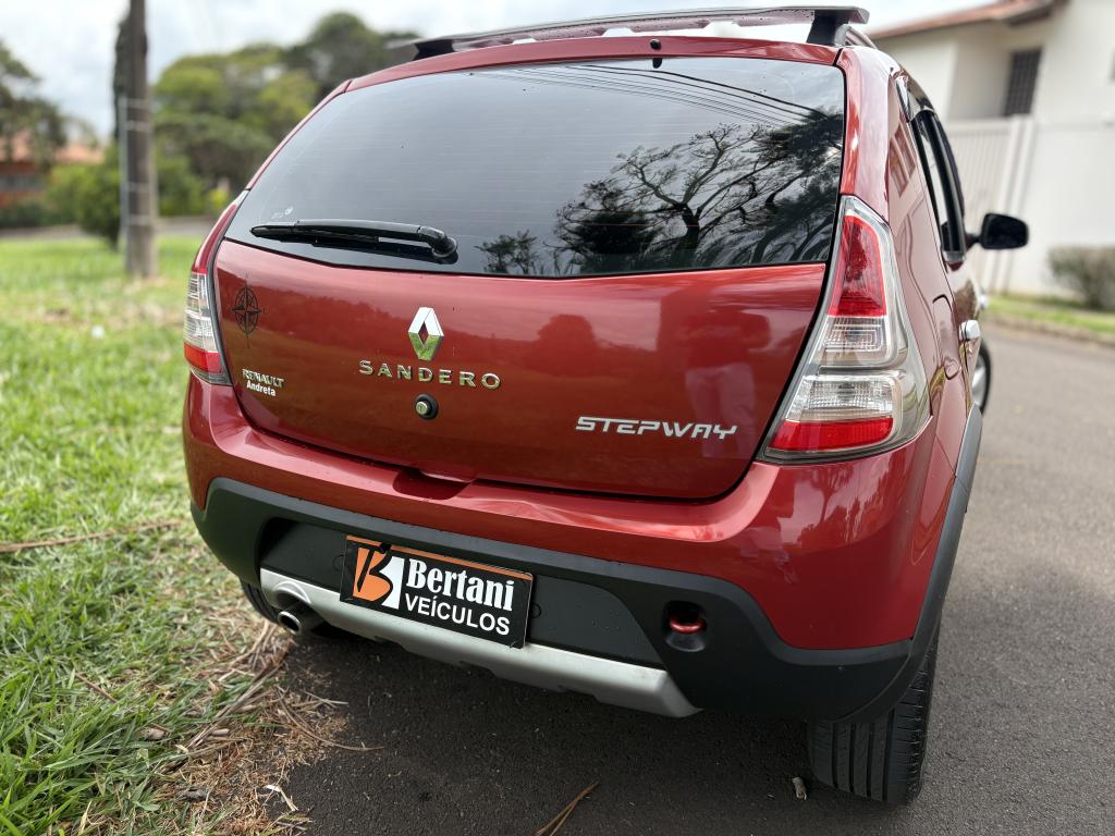 RENAULT Sandero - Foto