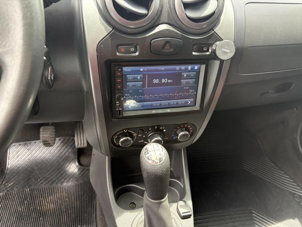 RENAULT Sandero - Foto