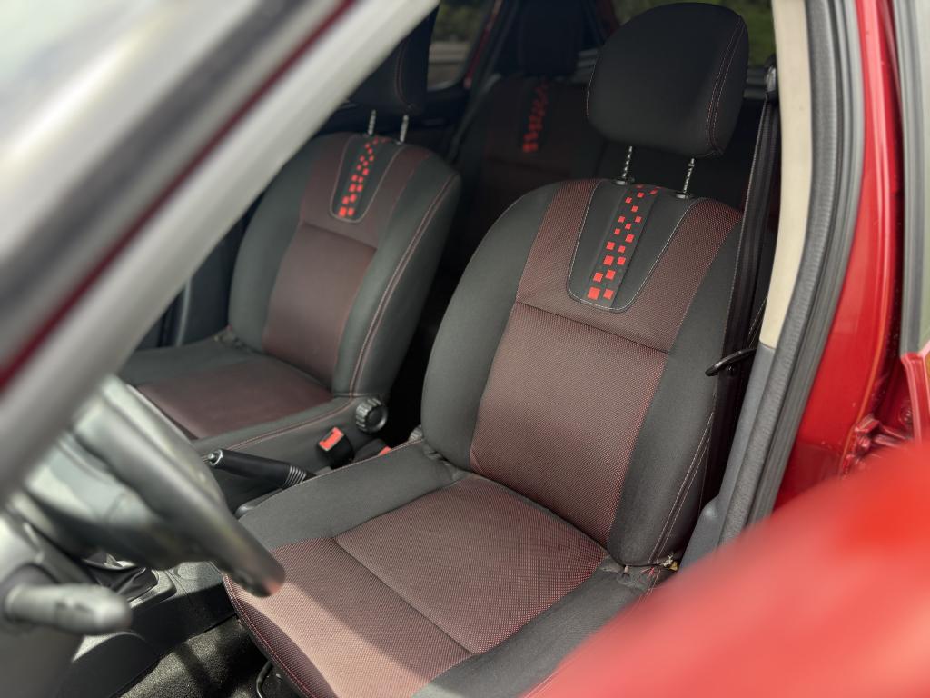 RENAULT Sandero - Foto