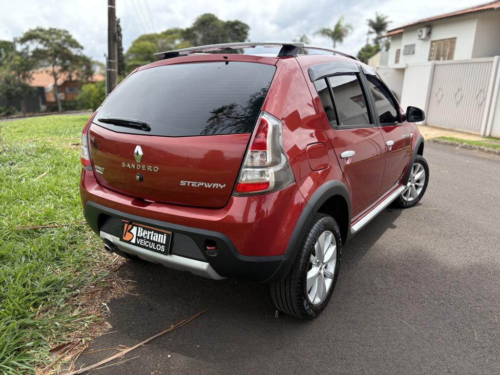 RENAULT Sandero - Foto