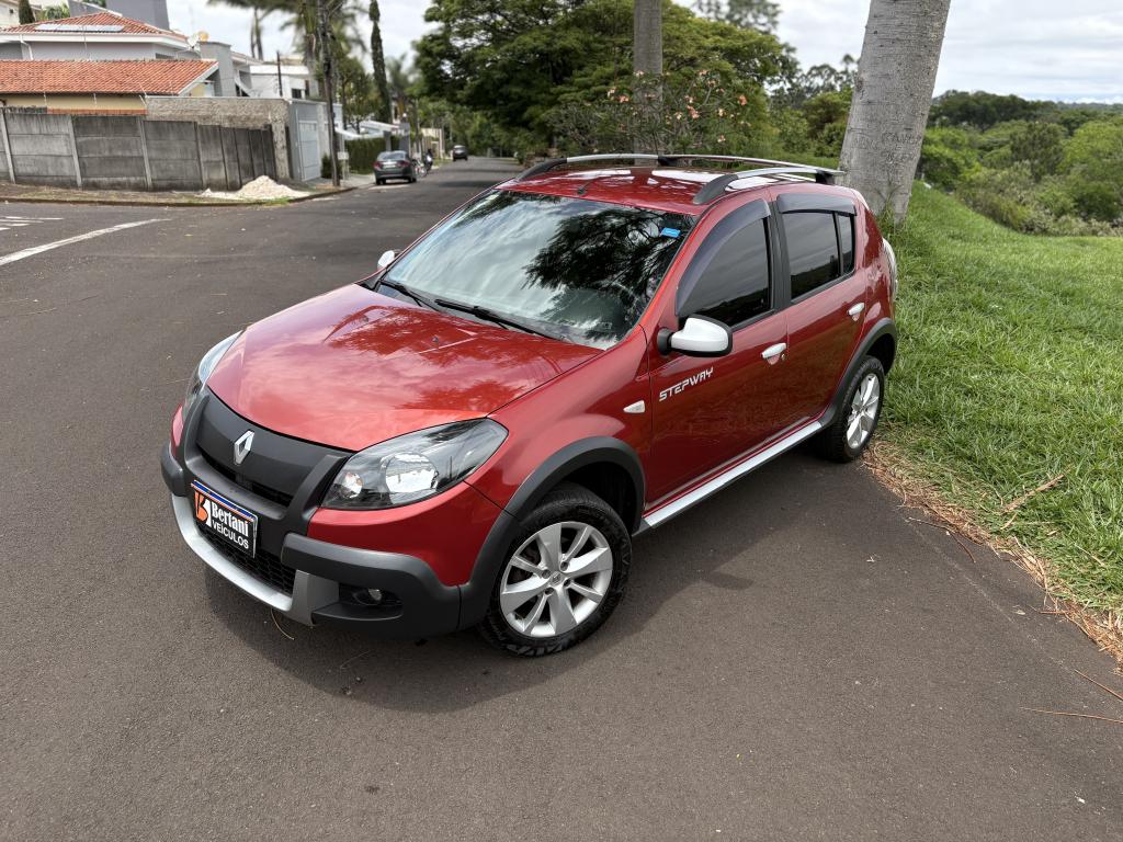 RENAULT Sandero - Foto