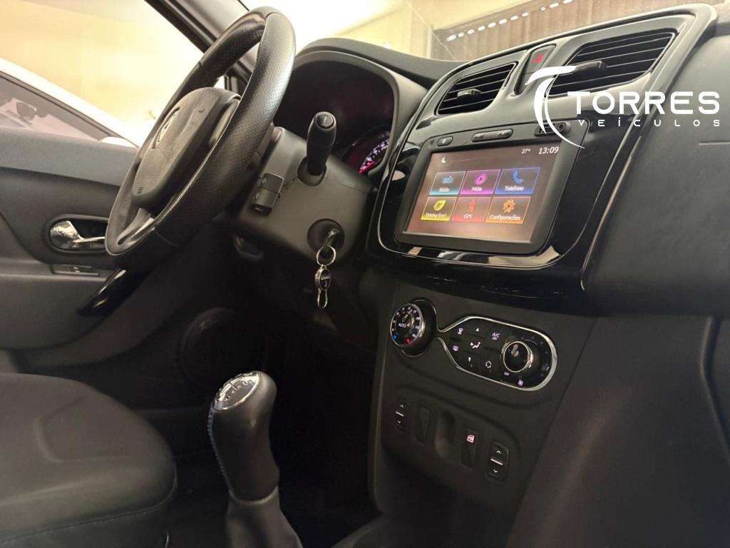 RENAULT Sandero - Foto